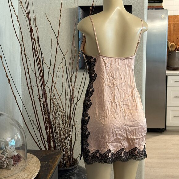 AGENT PROVOCATEUR LINGERIE (the AMALEA) Pink Silk w/ Black Lace Trim - Picture 3 of 7